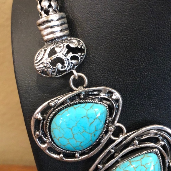 Necklace and earring Set - Picture 5 of 6